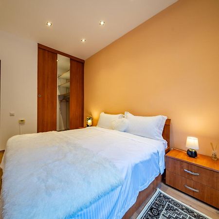 John Residence Apartment Brasov With Parking Option ภายนอก รูปภาพ