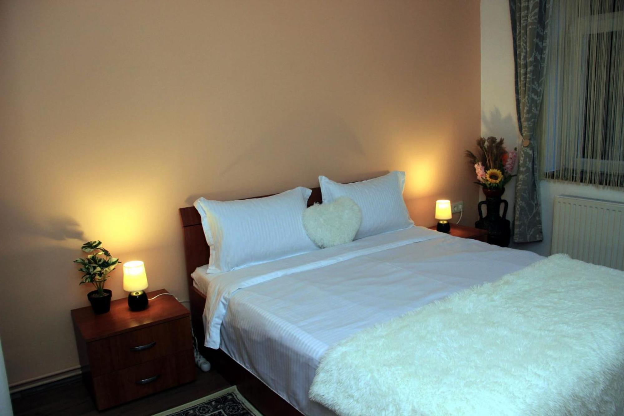 John Residence Apartment Brasov With Parking Option ภายนอก รูปภาพ