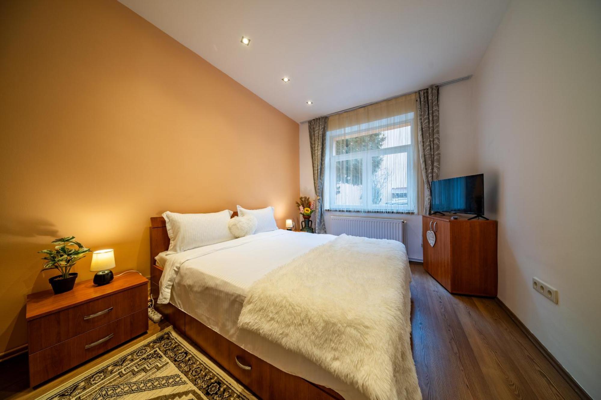 John Residence Apartment Brasov With Parking Option ภายนอก รูปภาพ